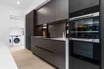 9 Hewitts Road, Merivale