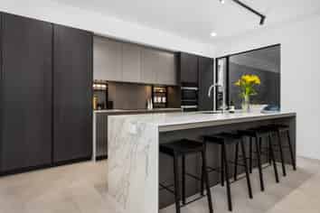 9 Hewitts Road, Merivale