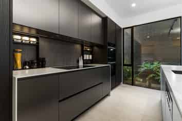 9 Hewitts Road, Merivale