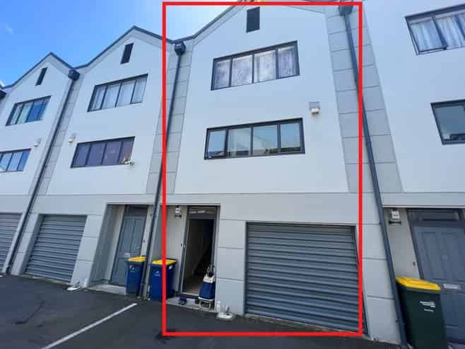 6 Ambrico Place, New Lynn