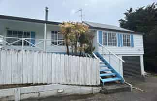 12 Coubray Place, Botany Downs