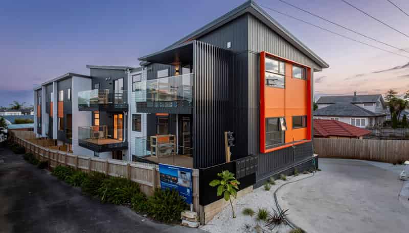 1-6  246 Wairau Road, Glenfield