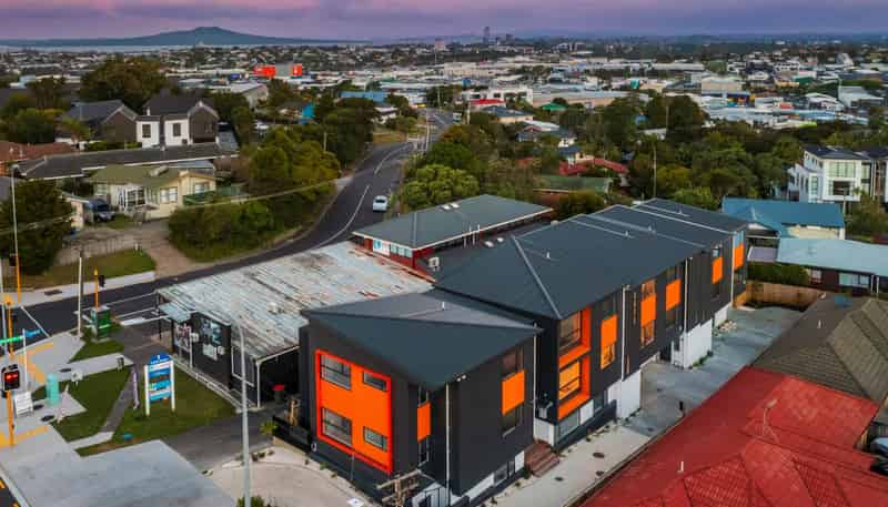 7-9/246 Wairau Road, Glenfield