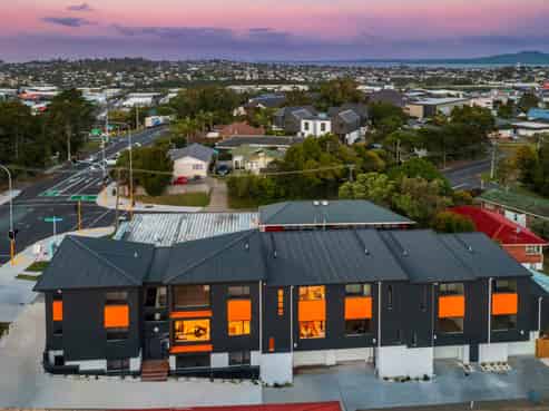 7-9/246 Wairau Road, Glenfield