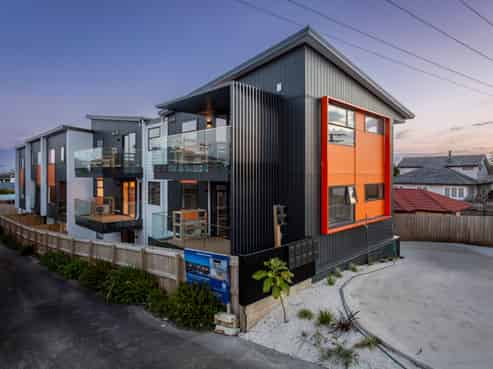 7-9/246 Wairau Road, Glenfield