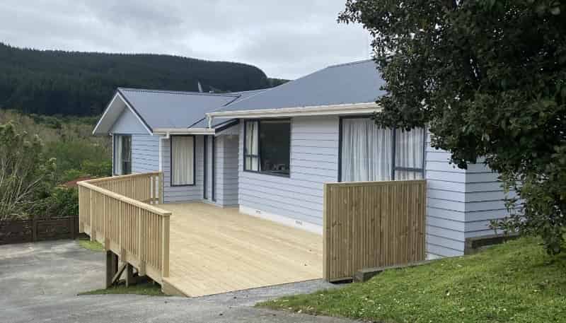 110 Taylor Terrace, Tawa