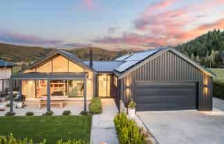 32 Cooper Crescent, Luggate