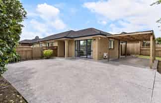 16 Carisbrook Crescent, Papakura