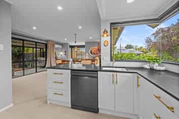 51 Kelvin Crescent, Allenton