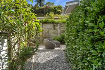 11 Valerie Place, Stepneyville
