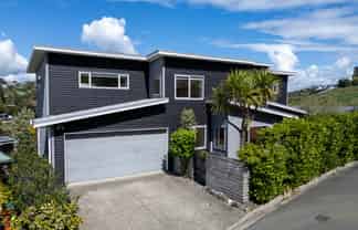 11 Valerie Place, Stepneyville