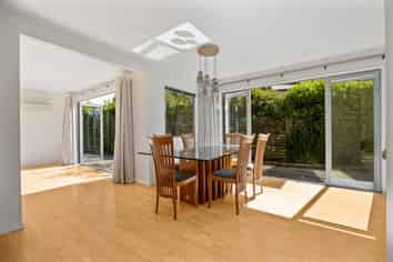 11 Valerie Place, Stepneyville