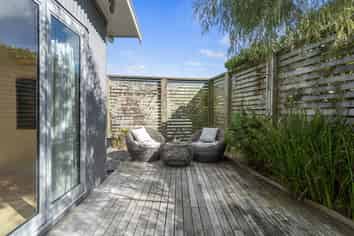 11 Valerie Place, Stepneyville