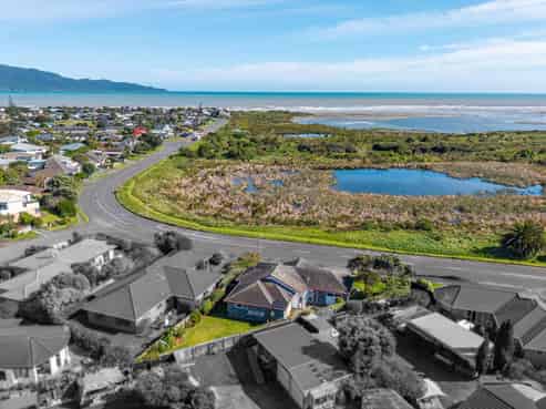 300 Manly Street, PARAPARAUMU