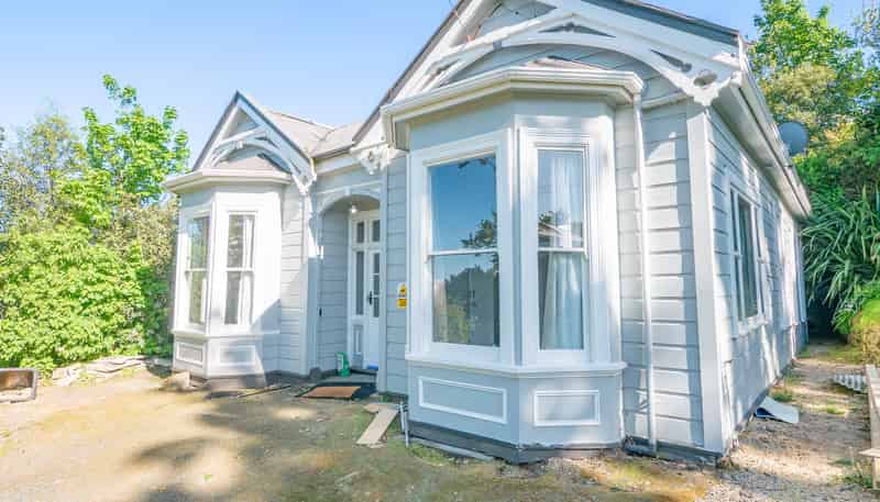 76 South Road, The Glen