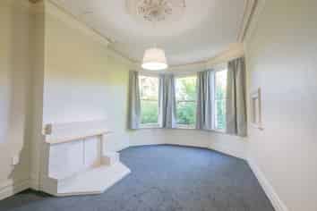 76 South Road, The Glen