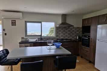 11B Catherine Crescent, Moturoa