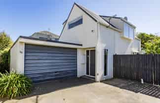 30 Coles Place, Saint Albans