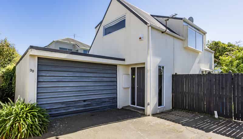 30 Coles Place, Saint Albans