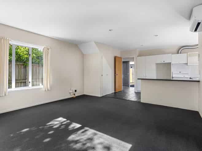 30 Coles Place, Saint Albans