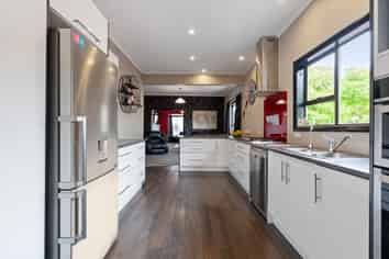 7 Charleston Avenue, Boulcott