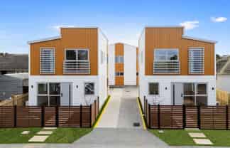 7/9 Coral Crescent, Panmure