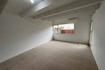 4/5 Keeling Road, Henderson