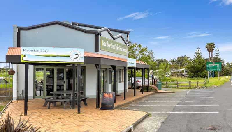 8 State Highway 10, Awanui