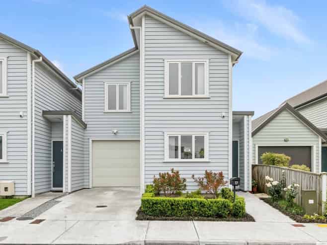 17 Stitchbird Crescent, Papakura