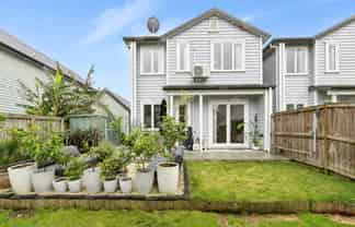 17 Stitchbird Crescent, Papakura