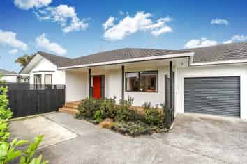 2/275 Hobsonville Road, Hobsonville