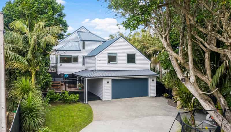 37 Swann Beach Road, Stanmore Bay
