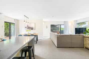 37 Swann Beach Road, Stanmore Bay