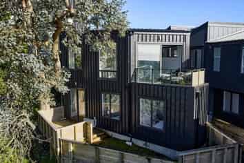 5/80 Seatoun Heights Road, Seatoun