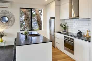 5/80 Seatoun Heights Road, Seatoun