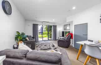 40/42 Holly Street, Avondale