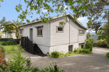 37 Roberton Road, Avondale