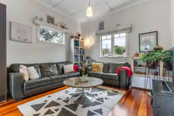 37 Roberton Road, Avondale