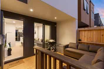 34/18 Hewlett Road, Massey