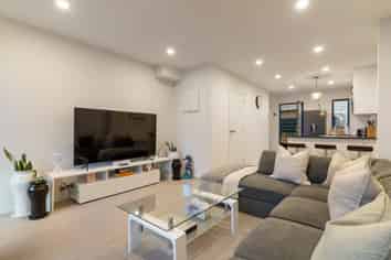 34/18 Hewlett Road, Massey