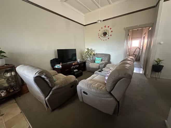 1/314 Queen Street West , Hastings