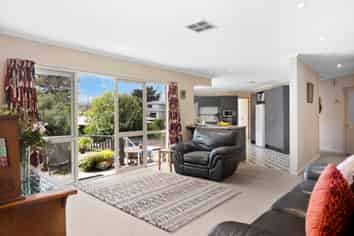 23 Renown Road, RAUMATI SOUTH