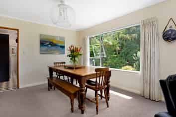 23 Renown Road, RAUMATI SOUTH