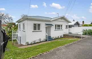 35 Premier Avenue, Point Chevalier