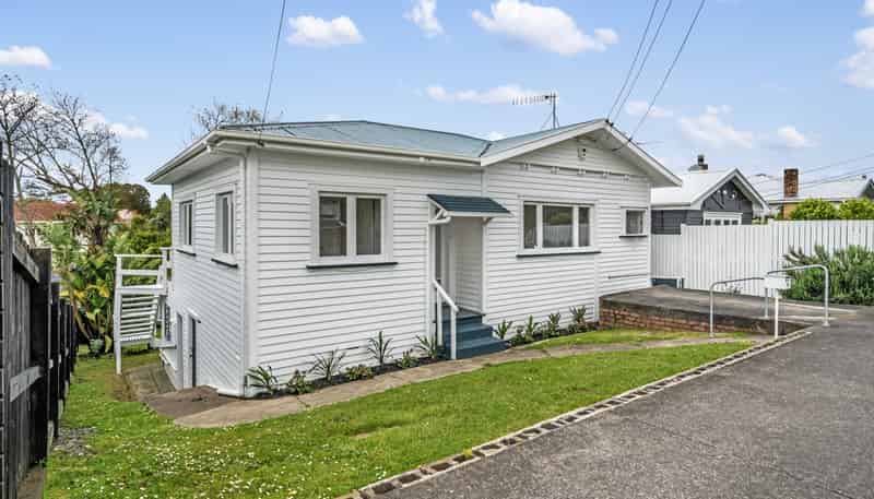 35 Premier Avenue, Point Chevalier