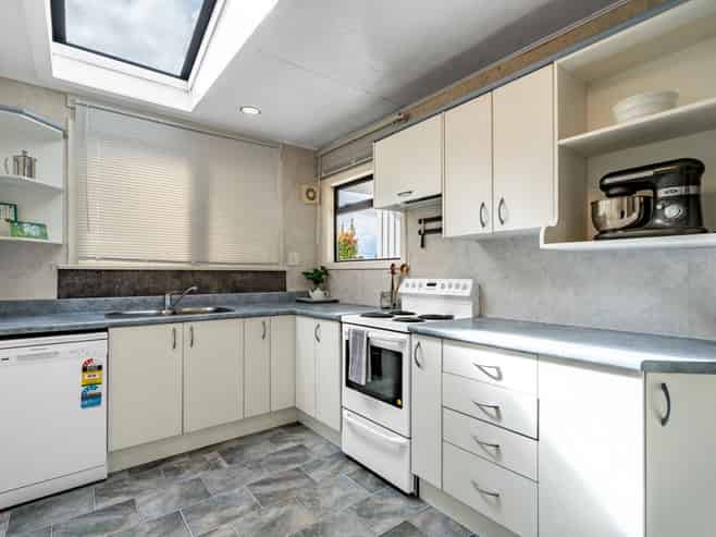 74 Helmsdale Street, WAVERLEY