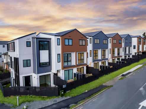 8/2 Reeves Road, Pakuranga