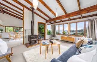 6 Williams Street, Mahurangi East