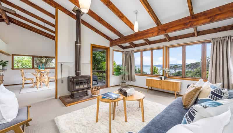 6 Williams Street, Mahurangi East