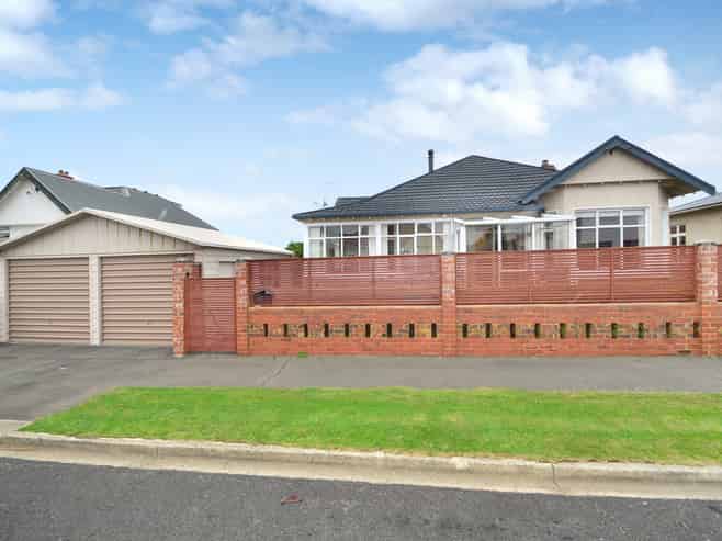 77 Ascot Street, Saint Kilda